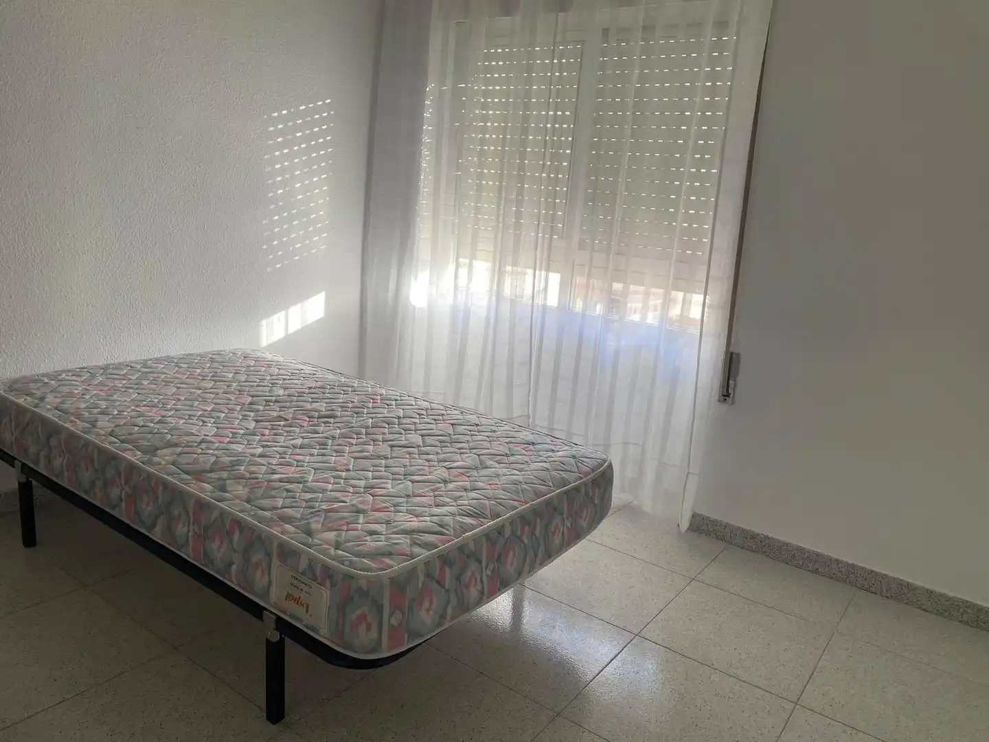 Bedroom of Flat for rent in Almansa