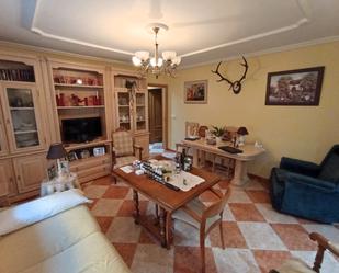 Living room of Flat for sale in Argamasilla de Alba  with Heating, Terrace and Furnished