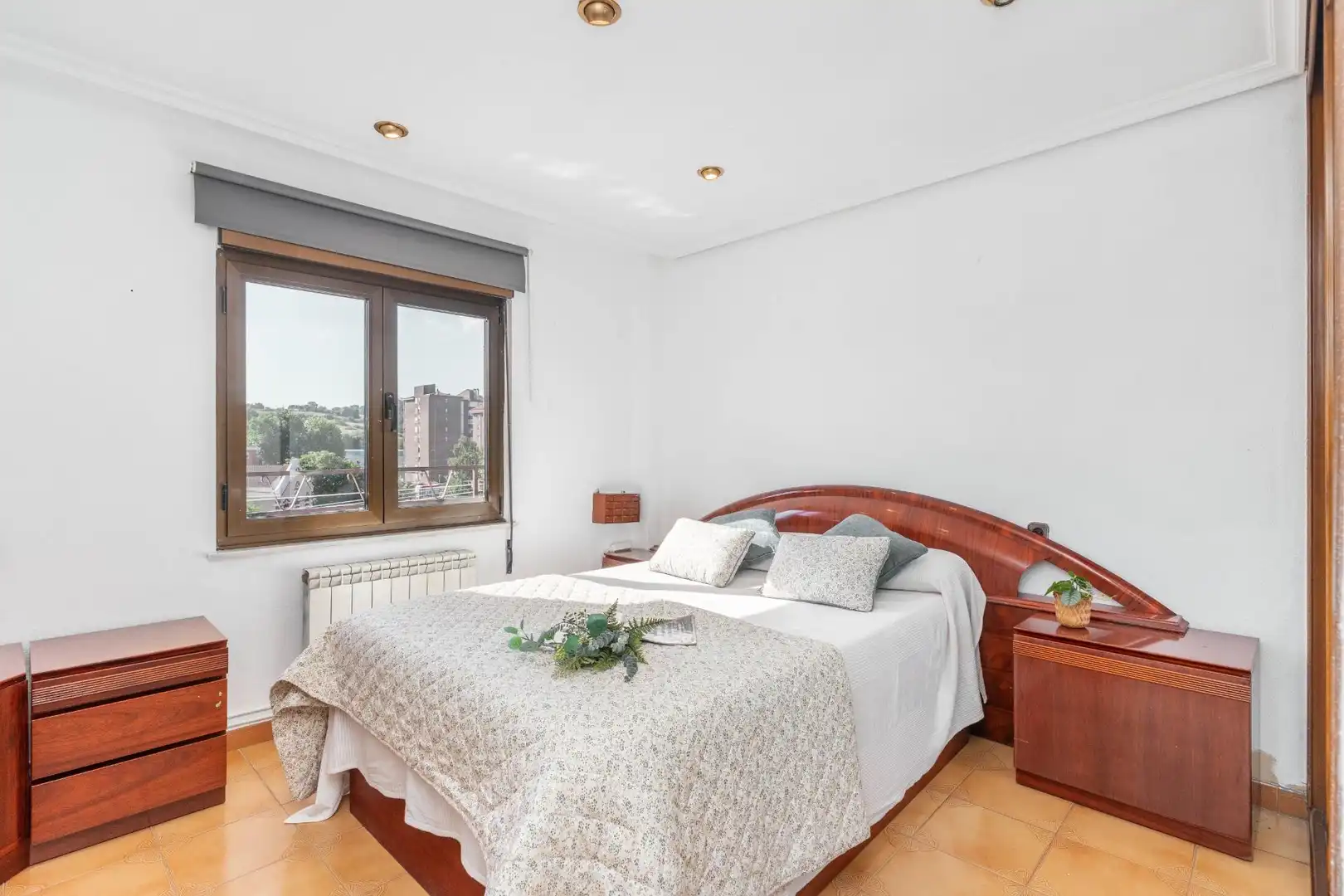 Habitación de Piso en venta en Avilés con Calefacción