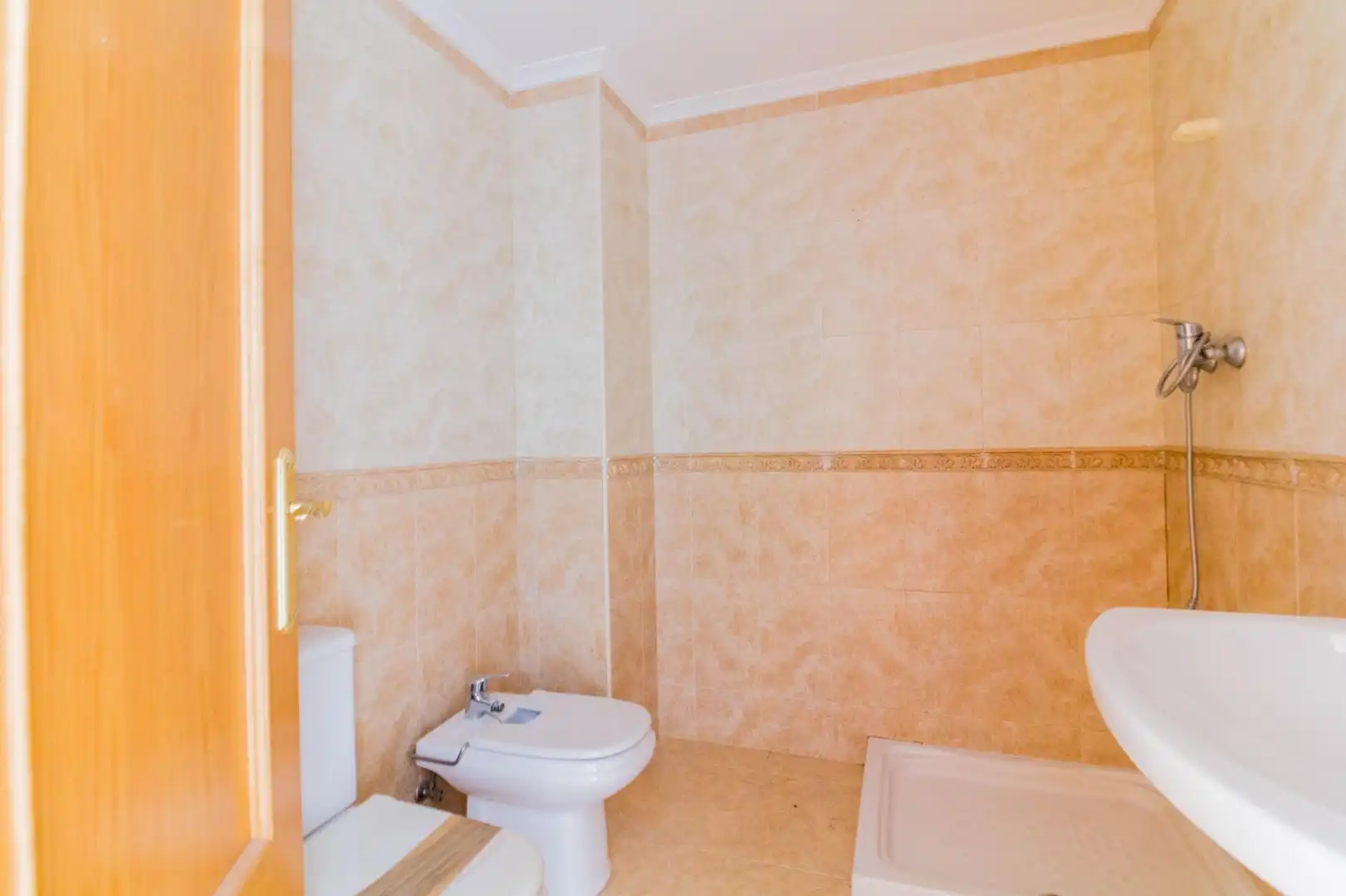Baño de Piso en venta en Callosa de Segura con Terraza, Trastero y Balcón