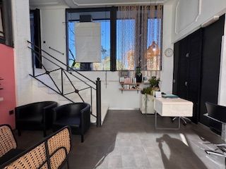 Local en venda en Donostia - San Sebastián  amb Moblat