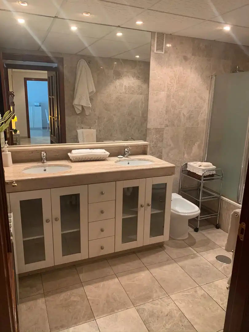Badezimmer von Maisonette zur Miete in Badajoz mit Klimaanlage, Heizung und Terrasse