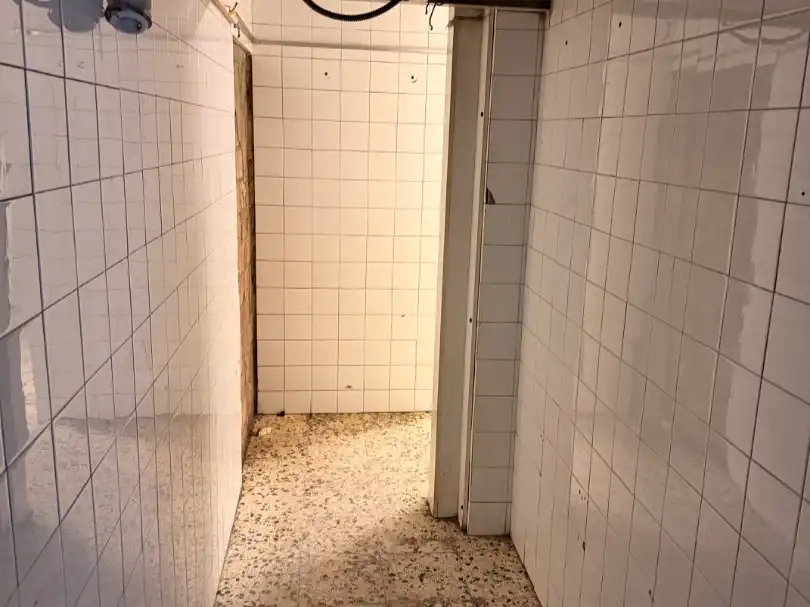 Badezimmer von Geschaftsraum zur Miete in Lleida mit Klimaanlage