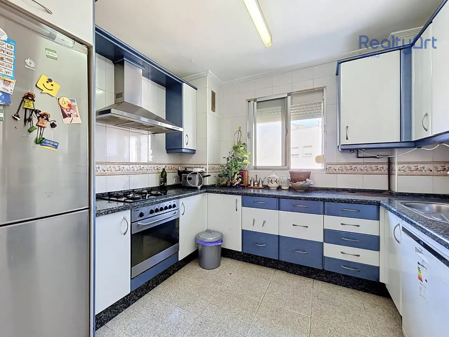 Cocina de Piso en venta en Sevilla con Aire acondicionado, Jardín privado y Balcón