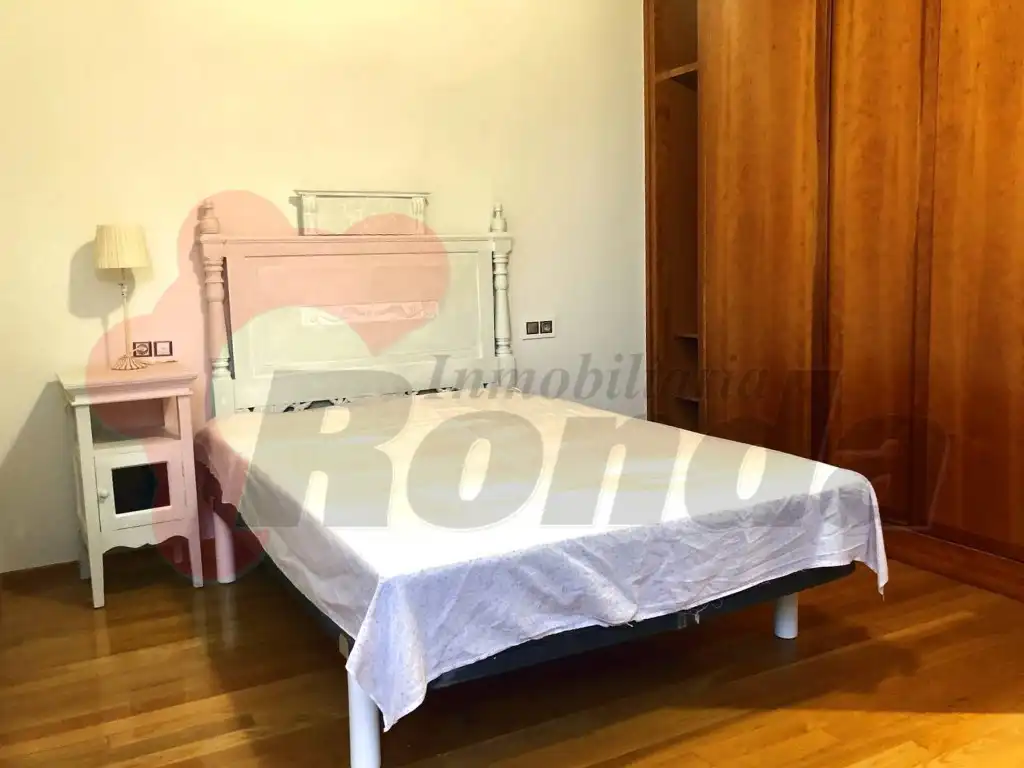 Schlafzimmer von Maisonette zum Verkauf in Lugo