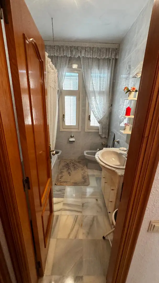 Bany de Casa o xalet en venda en Torredembarra amb Aire condicionat, Calefacció i Jardí privat