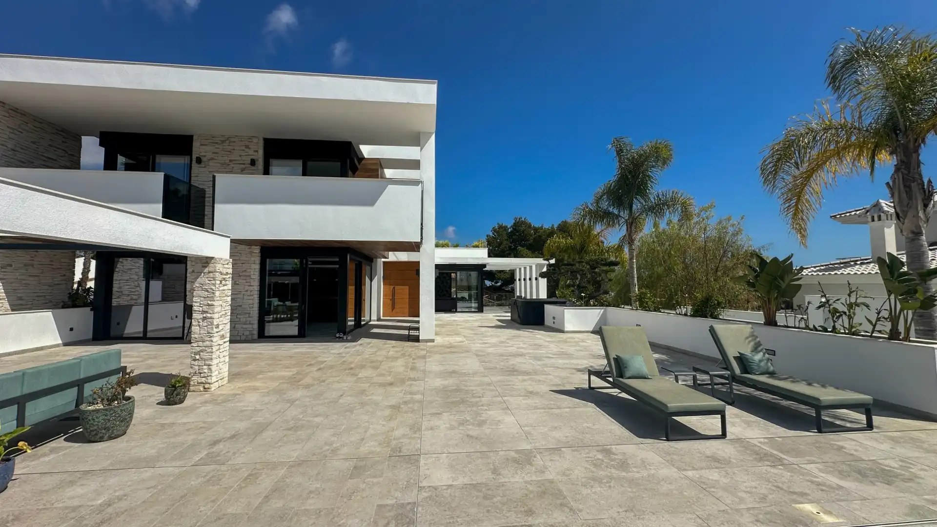 Terrace of Houses for sale in Orihuela  with Air Conditioner, Swimming Pool and Oven