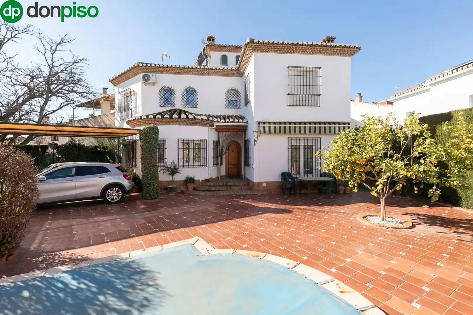 Exterior view of Houses for sale in Granada