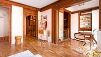 Living room of Flat to rent in  Madrid Capital  with Air Conditioner, Heating and Furnished