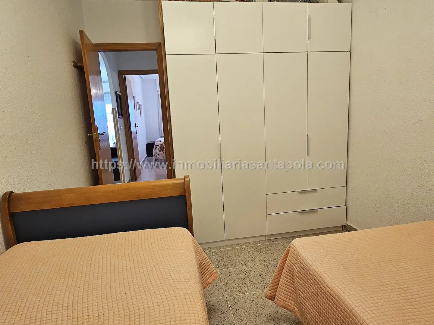 Dormitori de Pis en venda en Santa Pola amb Terrassa i TV