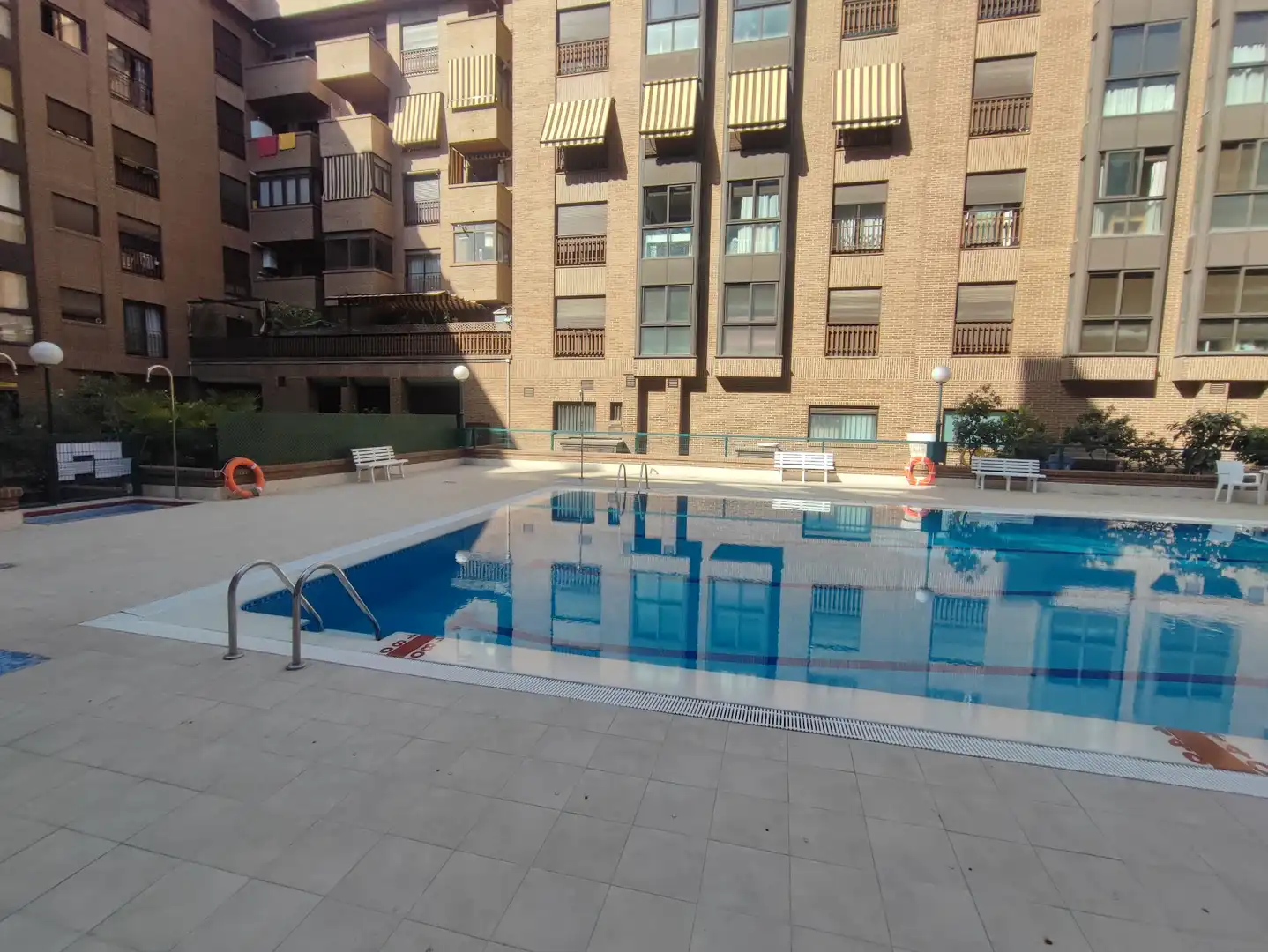 Piscina de Piso en venta en Madrid con Calefacción, Terraza y Horno