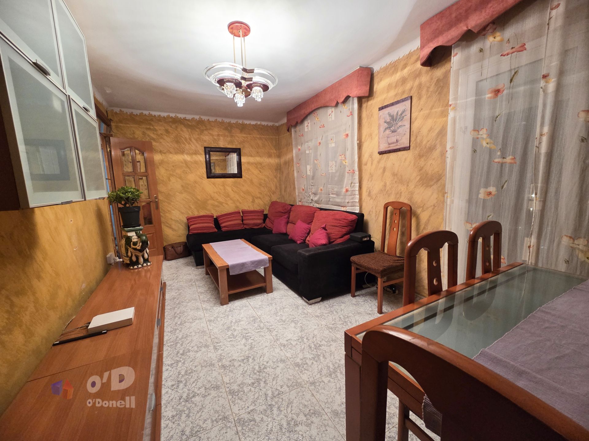 Living room of Flat for sale in Sant Boi de Llobregat  with Air Conditioner, Heating and Balcony