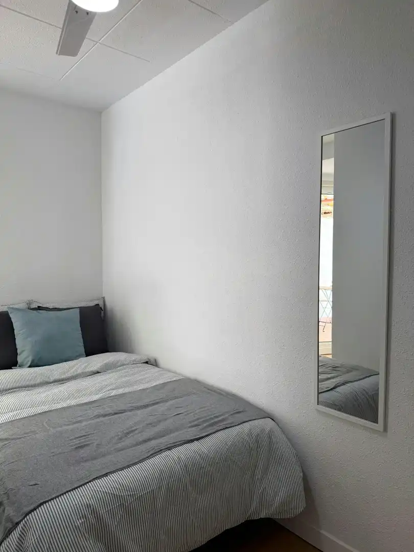 Schlafzimmer von Wohnung zur untervermieten in Alfafar mit Waschmaschine
