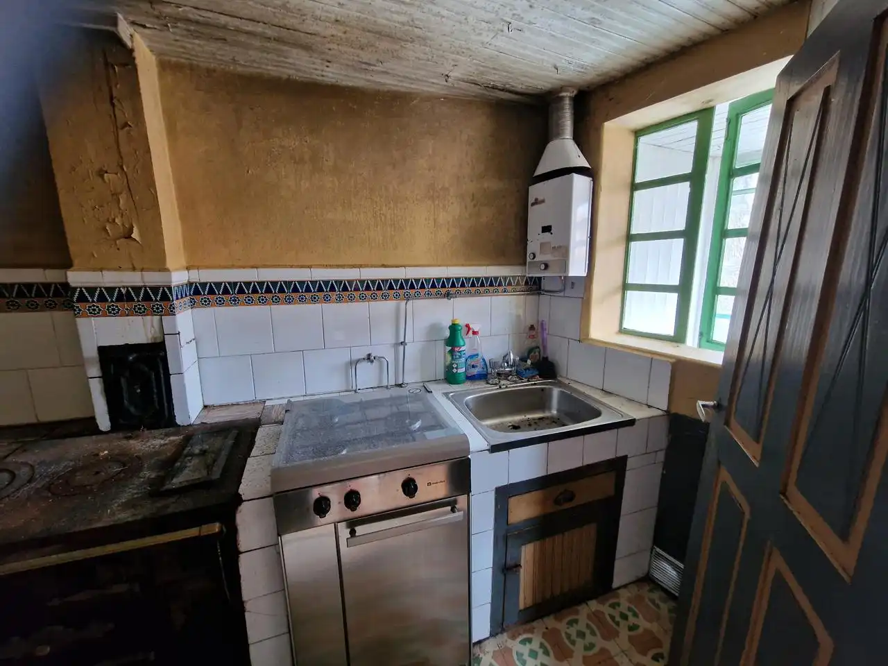 Cocina de Finca rústica en venta en Nogueira de Ramuín