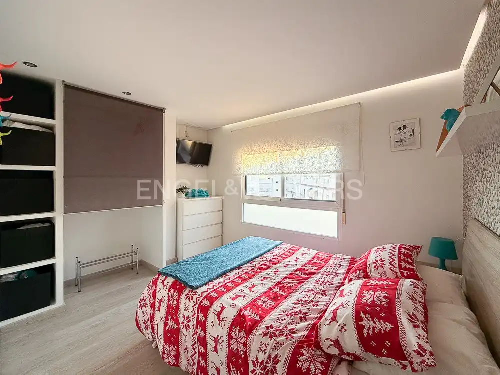 Bedroom of Flat for rent in Valencia  with Air Conditioner, Heating and Furnished
