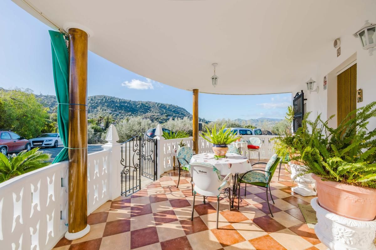 Terraza de Casa o chalet en venta en Alcaucín con Calefacción, Jardín privado y Amueblado