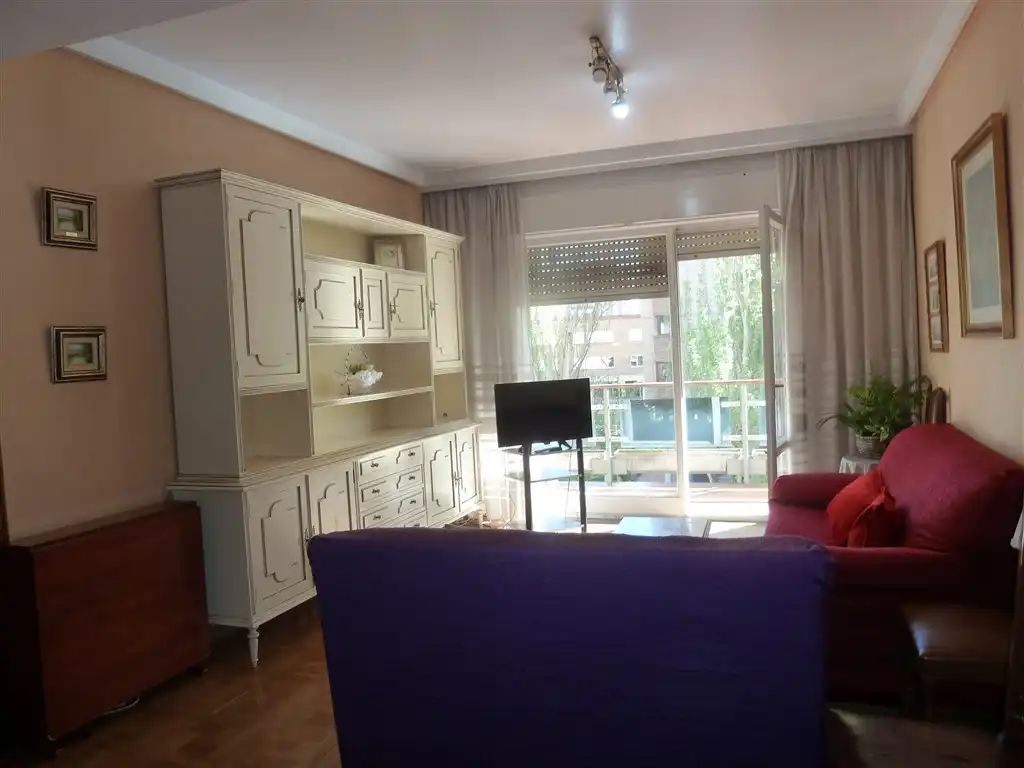 Sala de estar de Piso en venta en  Pamplona / Iruña con Calefacción, Parquet y Terraza