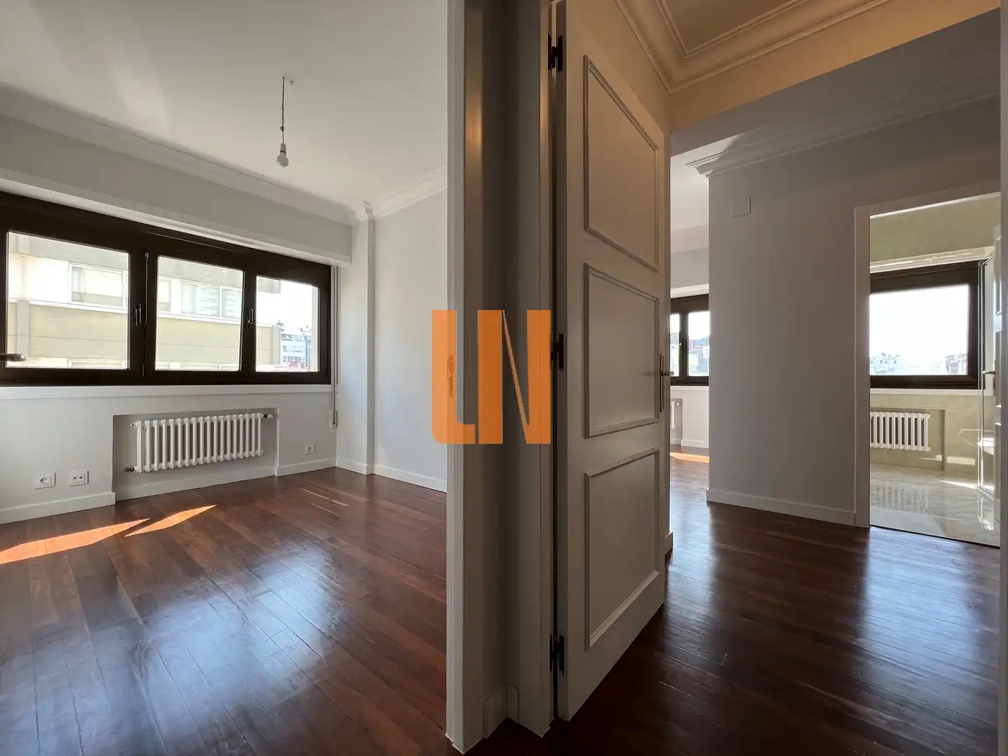 Wohnung zur Miete in A Coruña Capital  mit Heizung, Parkett und Ofen