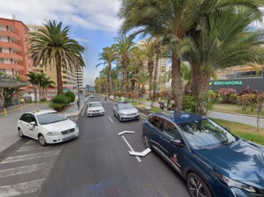 Pis amb balcó en venda a Avenida Aguilar y Quesada 5