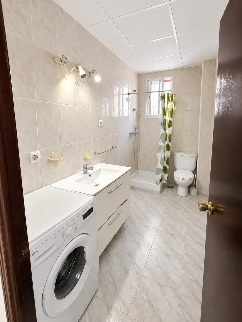 Bany de Pis en venda en Sevilla amb Aire condicionat i Traster