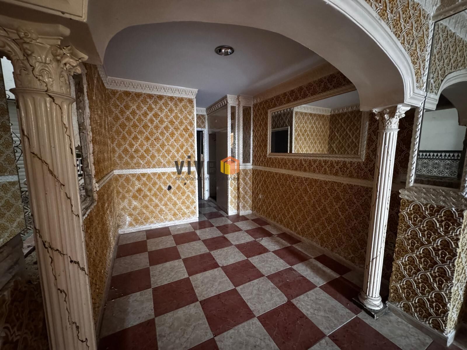 Single-family semi-detached for sale in  Sevilla Capital  with Private garden