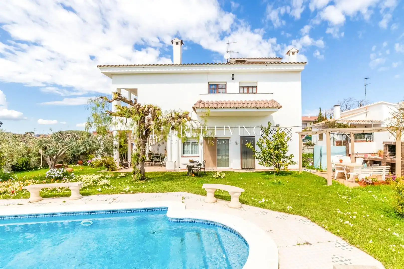 Vista exterior de Casa o chalet en venta en Vilanova i la Geltrú con Calefacción, Jardín privado y Terraza