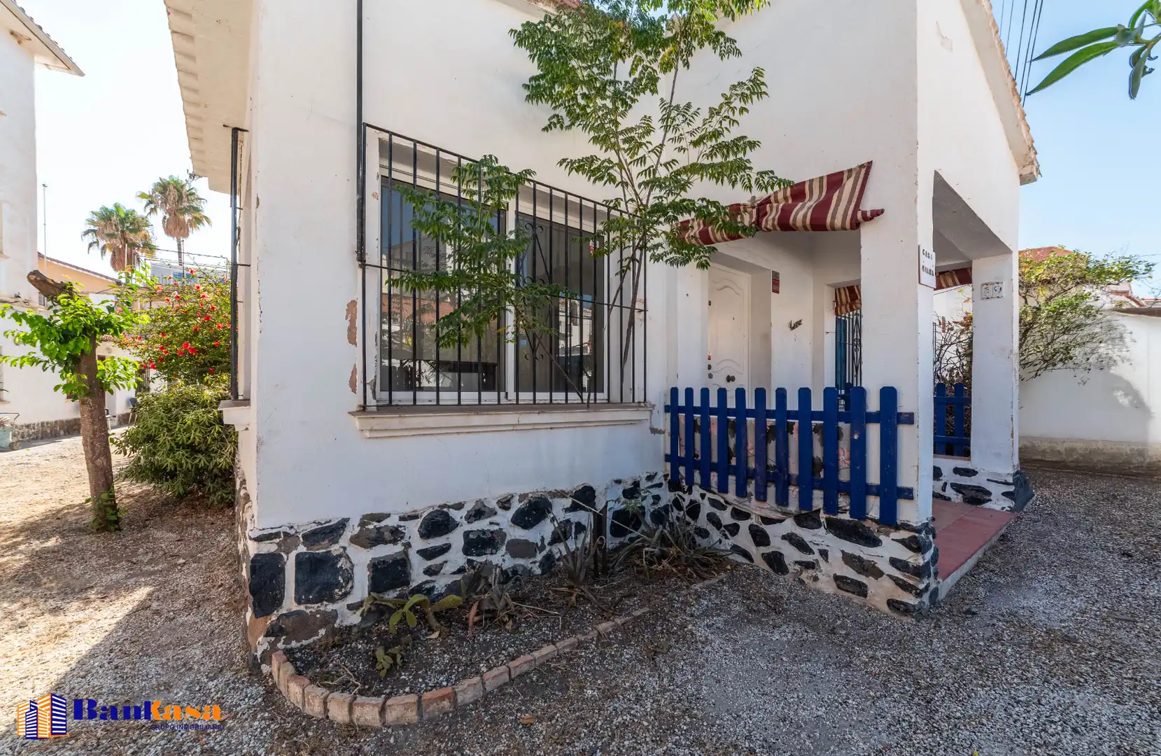 Vista exterior de Casa o xalet en venda en Málaga amb Jardí privat
