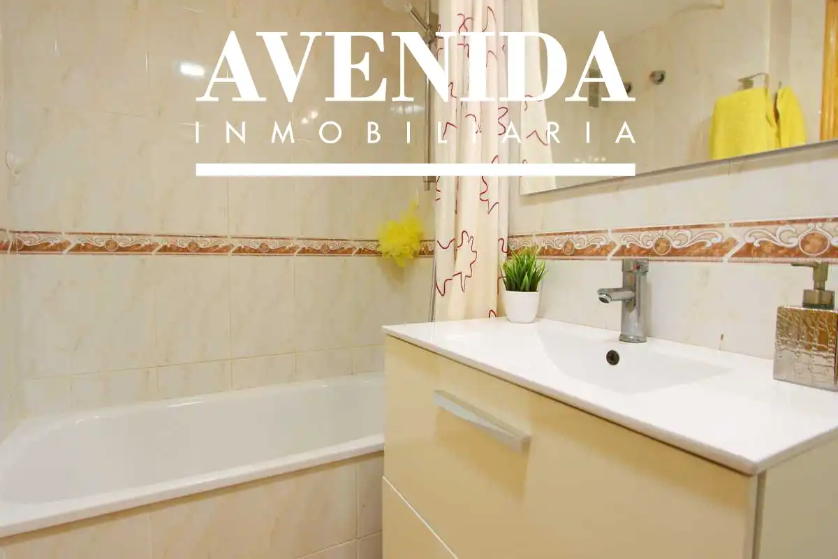Bathroom of Apartments for sale in Oropesa del Mar / Orpesa  with Air Conditioner, Heating and Terrace