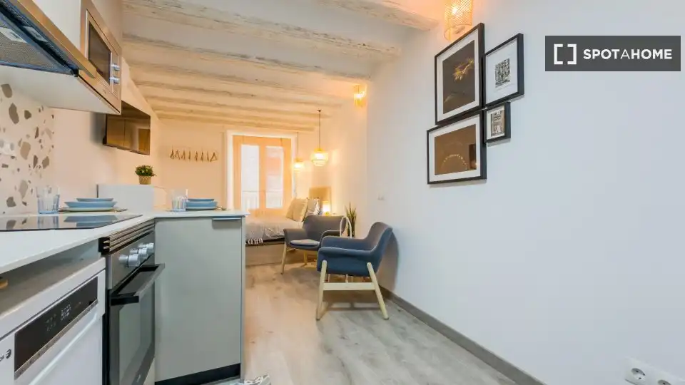 Bedroom of Flat for rent in  Barcelona Capital  with Air Conditioner, Heating and Furnished