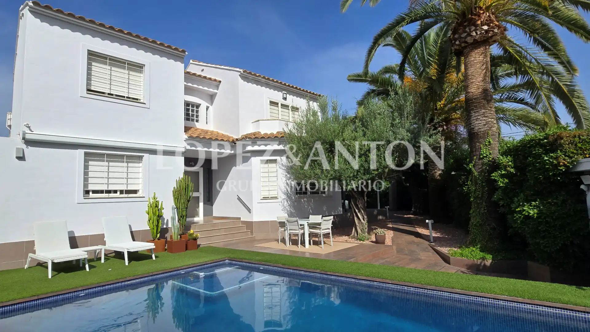 Exterior view of Houses for sale in L'Eliana  with Air Conditioner, Heating and Private garden