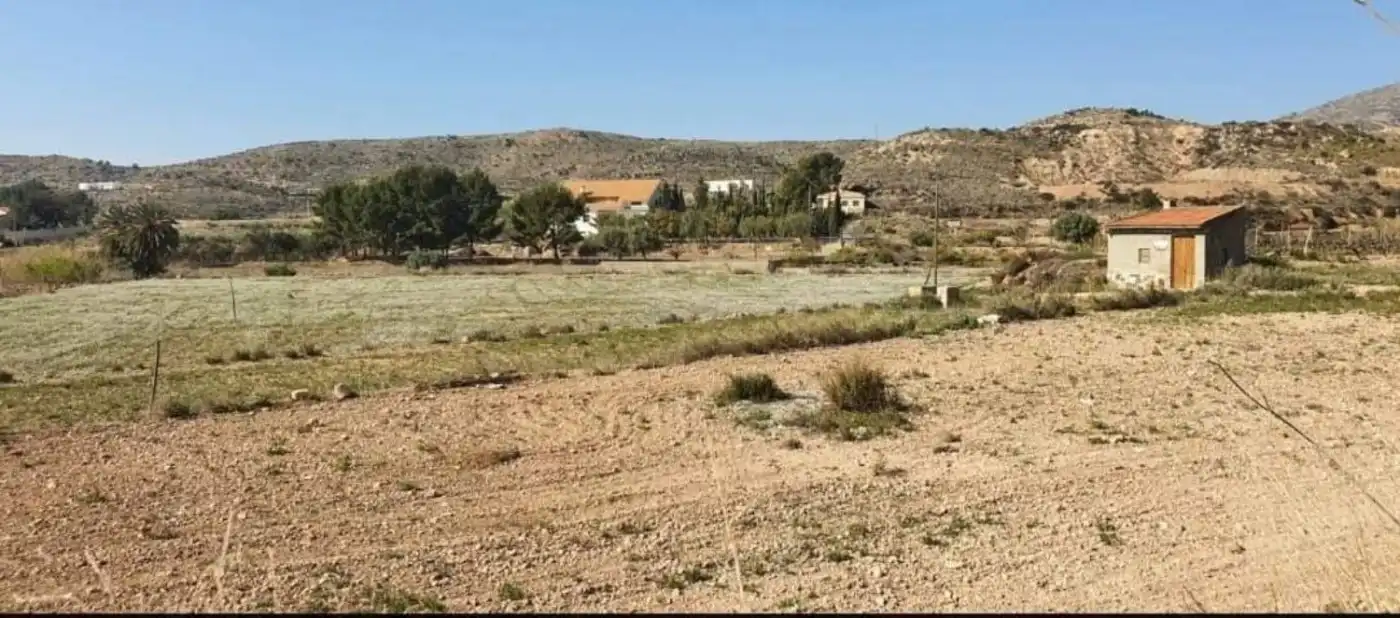 Residential land for sale in Novelda