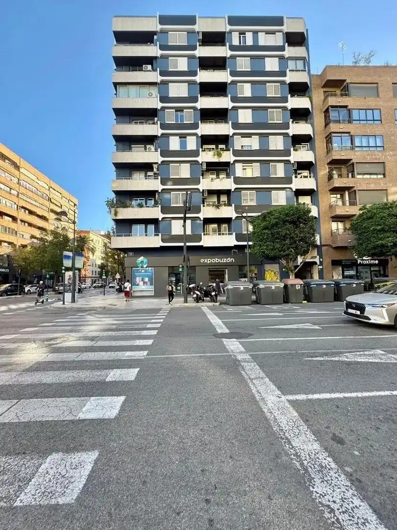 Vista exterior de Piso en venta en Valencia con Aire acondicionado, Amueblado y Balcón