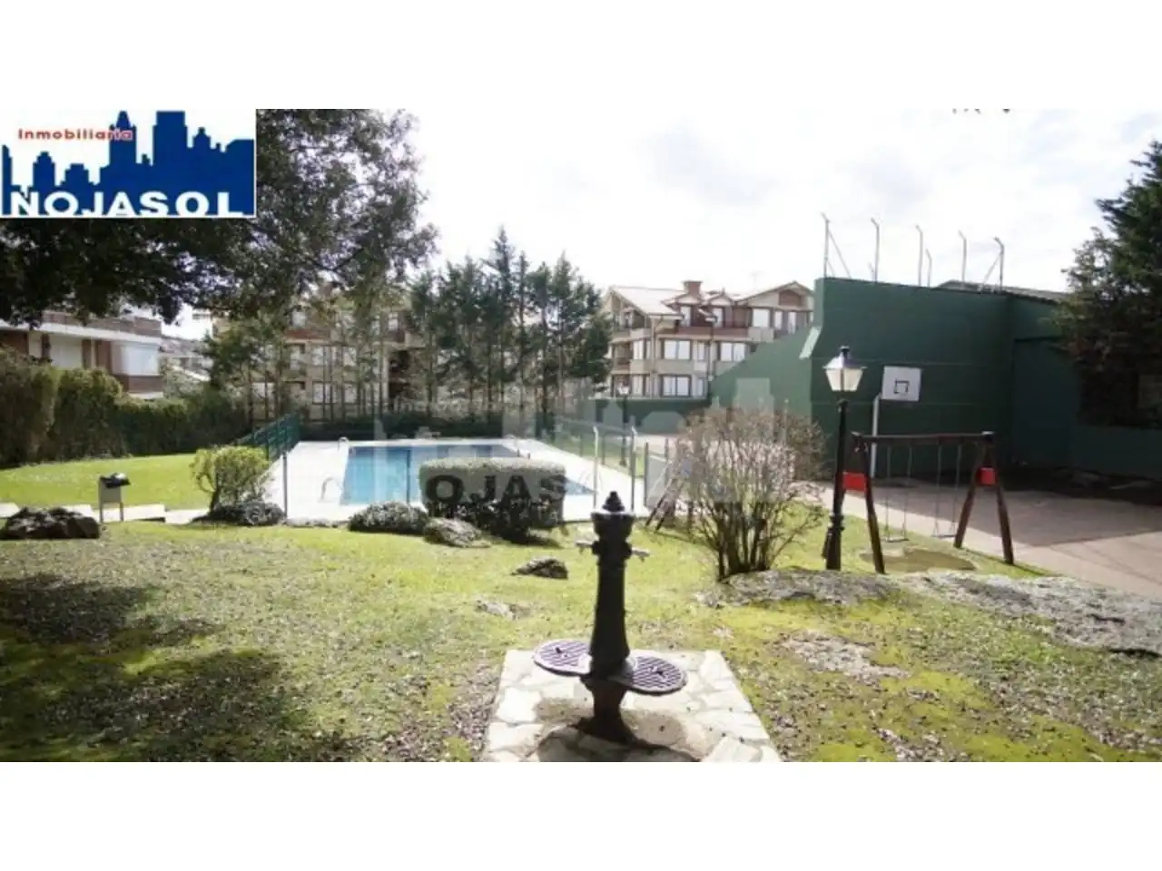 Schwimmbecken von Dachboden zur Miete in Noja mit Heizung, Terrasse und Möbliert