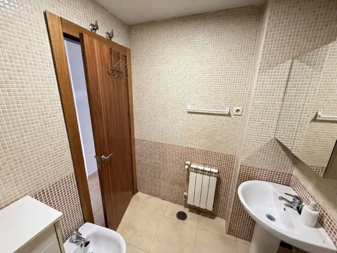 Baño de Planta baja en venta en Azuqueca de Henares con Calefacción, Trastero y Amueblado