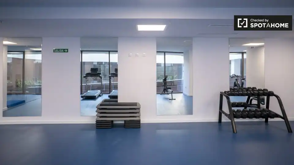 Flat for rent in Valencia  with Air Conditioner, Heating and Furnished