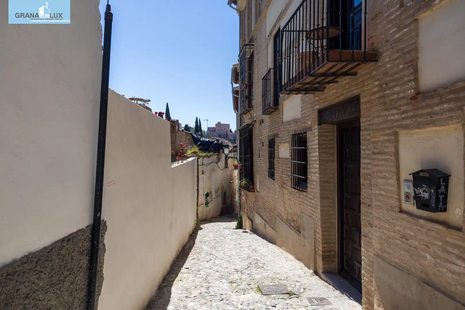 Lands and plots for sale in Calle de la Tiña
