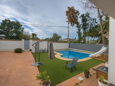 Xalet amb piscina en venda a Los Franceses – La Vega