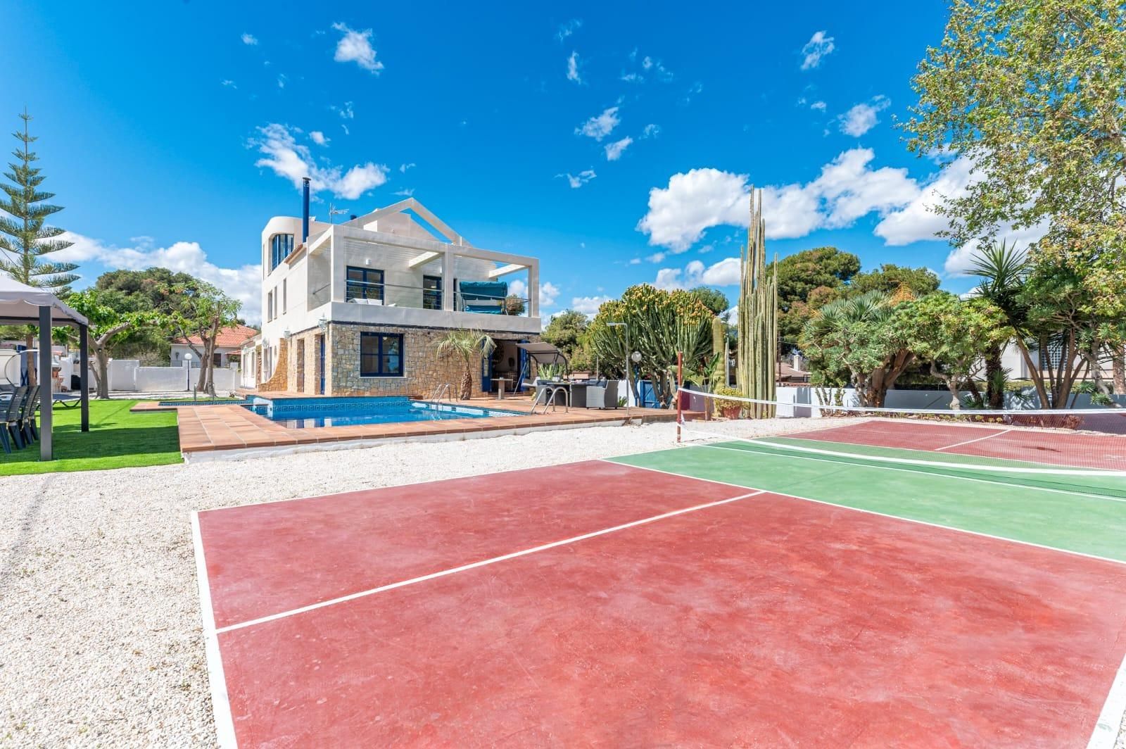 Piscina de Casa o chalet en venta en Alicante / Alacant con Calefacción, Jardín privado y Terraza