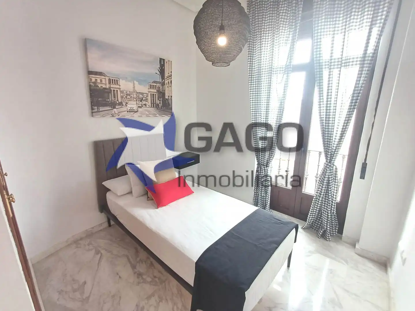 Habitación de Ático de alquiler en Córdoba con Aire acondicionado, Calefacción y Terraza