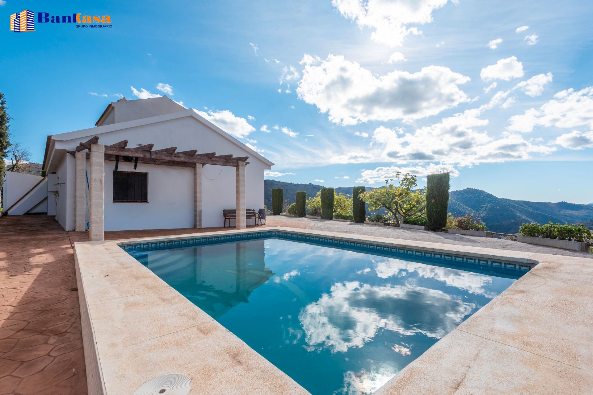 Swimming pool of House or chalet for sale in Casabermeja  with Private garden, Swimming Pool and Furnished