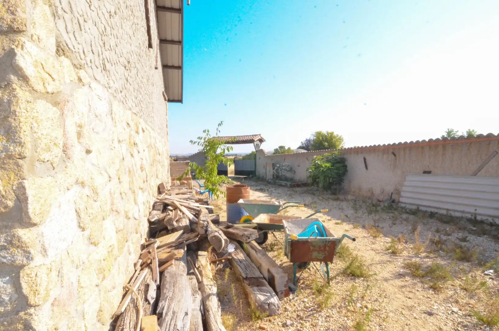 Industrial buildings for sale in Calvarrasa de Arriba