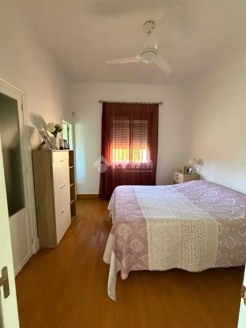 Dormitori de Casa o xalet en venda en Dos Hermanas amb Aire condicionat