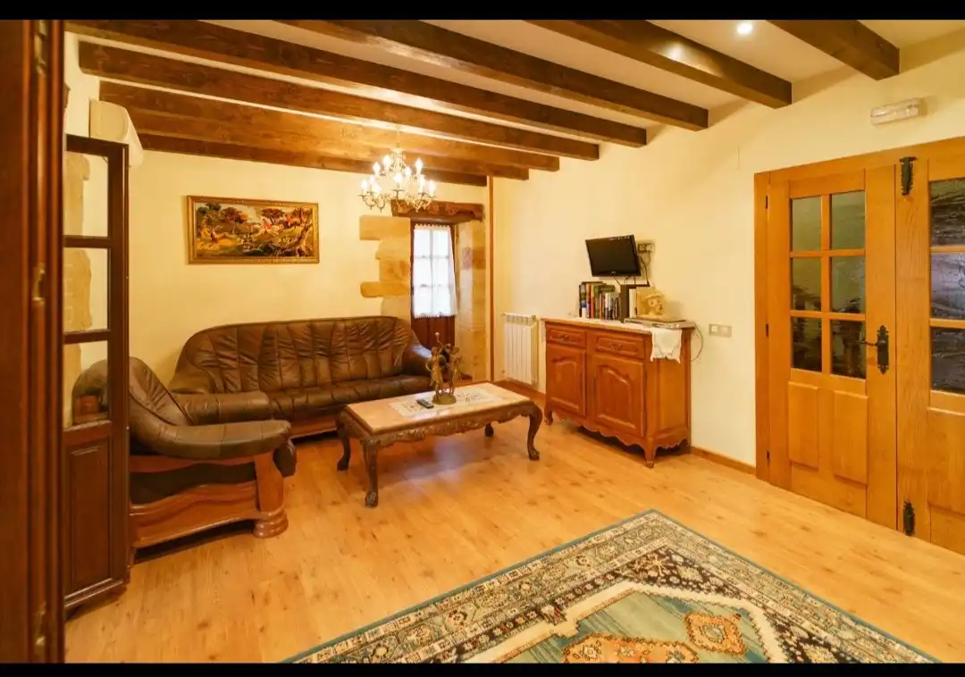 Wohnzimmer von Country house zum Verkauf in Santiurde de Toranzo