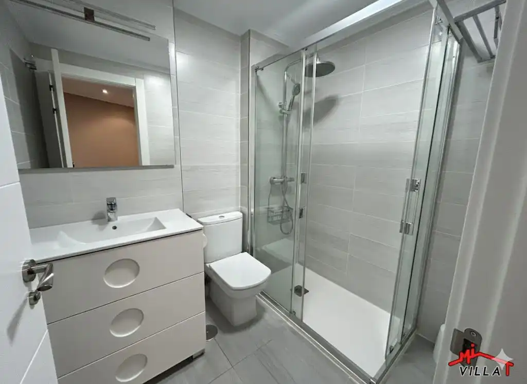 Baño de Piso en venta en Colindres con Calefacción, Amueblado y Balcón
