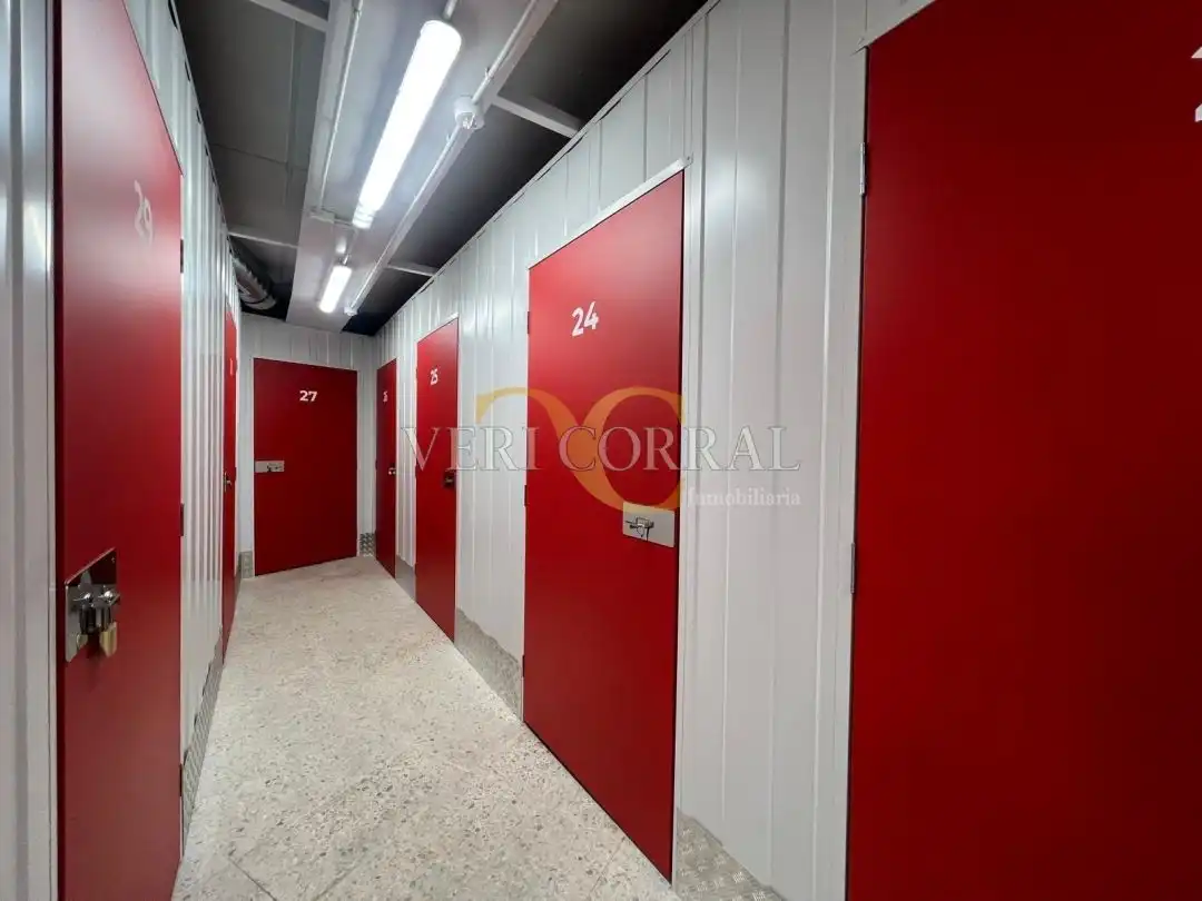 Storage room for rent in Llanes