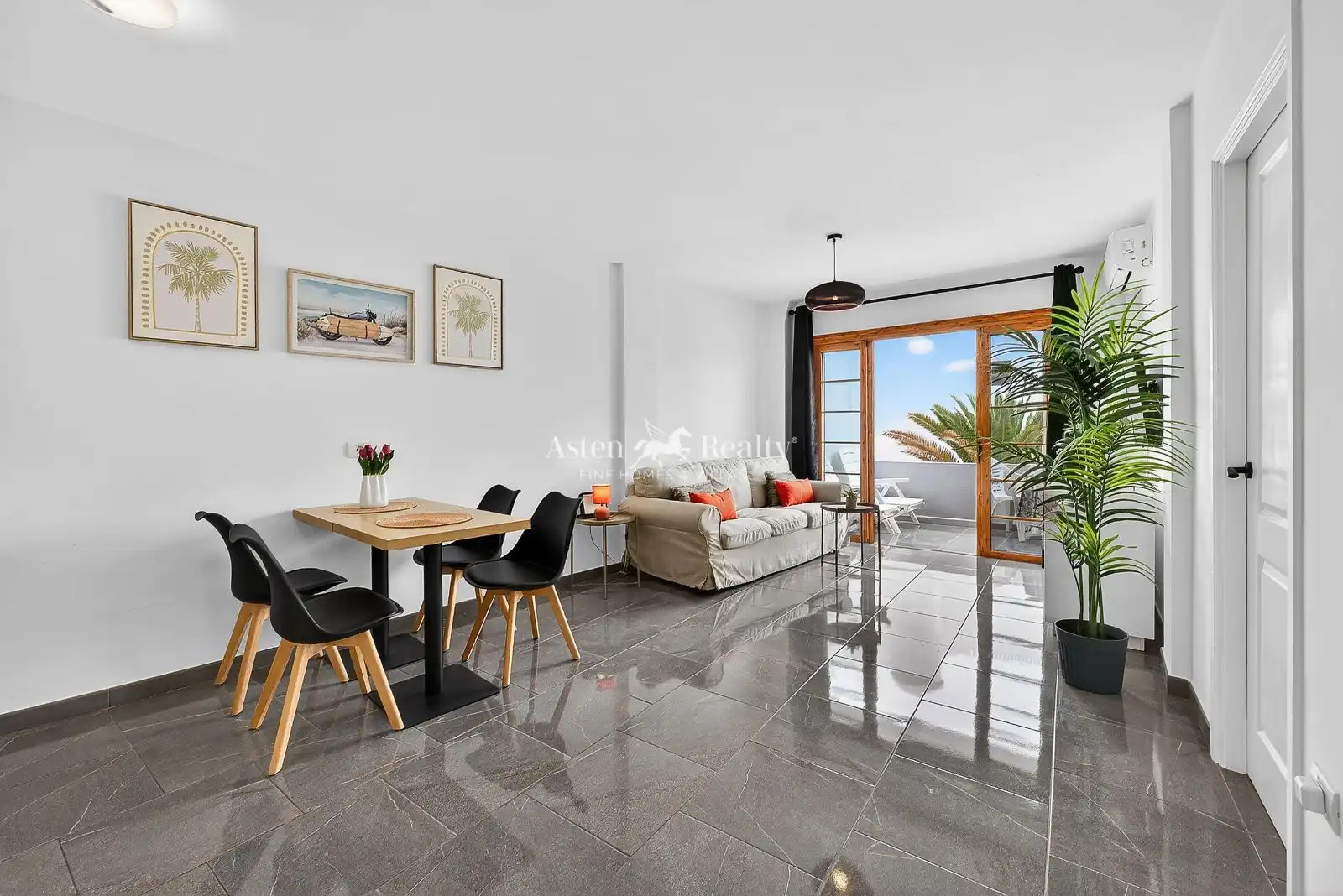 Sala d'estar de Apartament en venda en Adeje amb Aire condicionat, Terrassa i Piscina