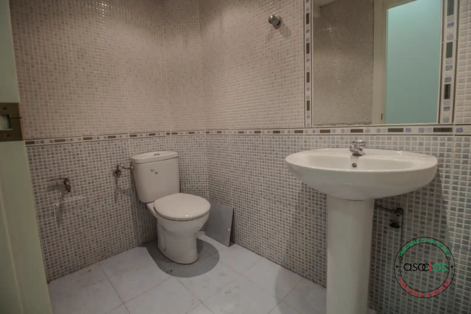 Baño de Local en venta en Gijón 