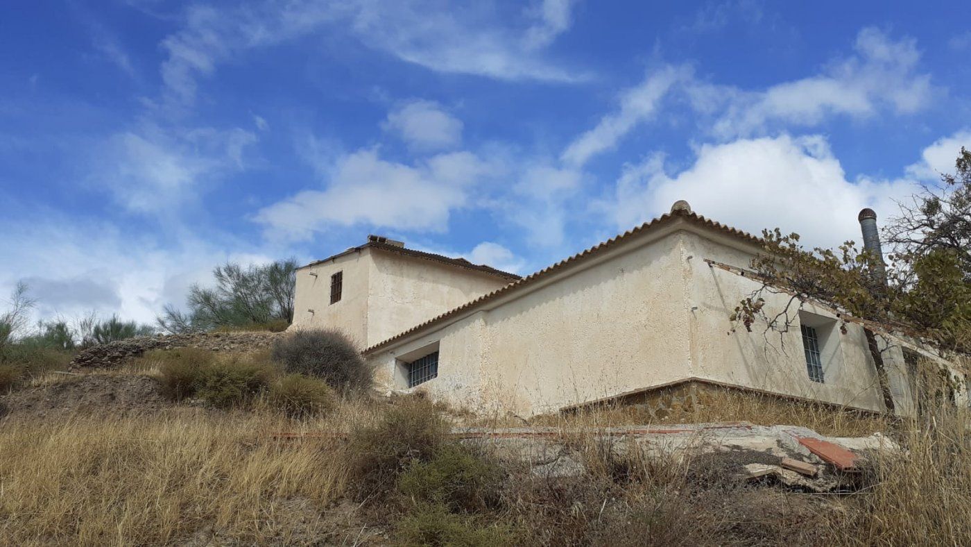Außenansicht von Country house zum verkauf in Serón mit Abstellraum