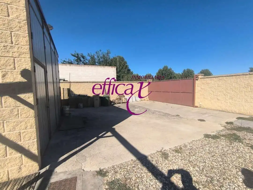 Residencial en venda en Novés
