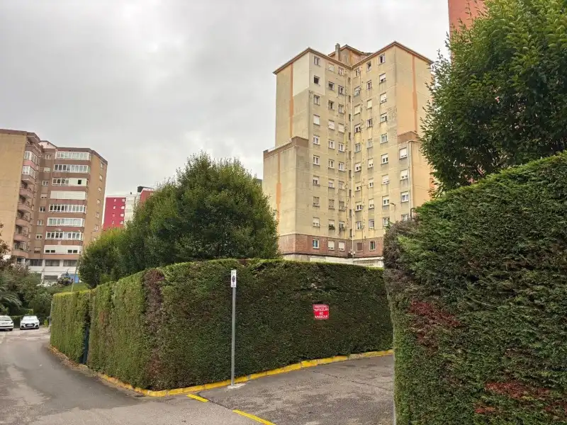 Vista exterior de Local en venta en Santander